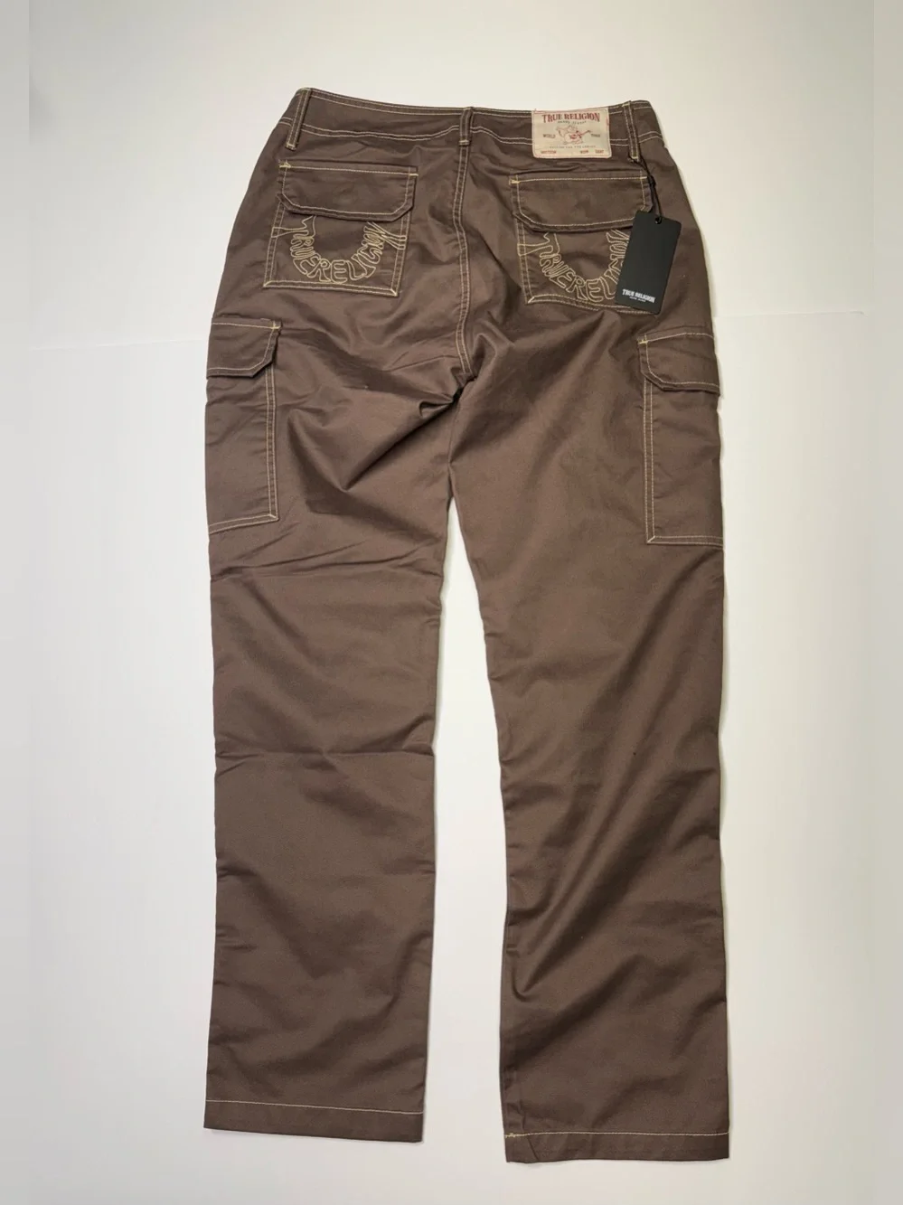 True Religion Cargo Pants EMB Outline Mens  30x32 Color Bracken Retail $169 NWT
